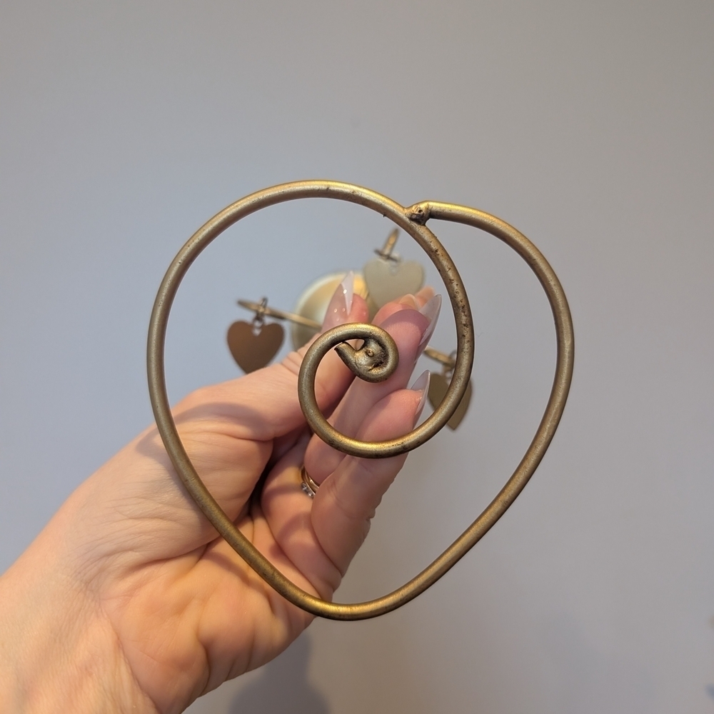 Elegant Gold Heart Candle Holder - Picture 8 of 9